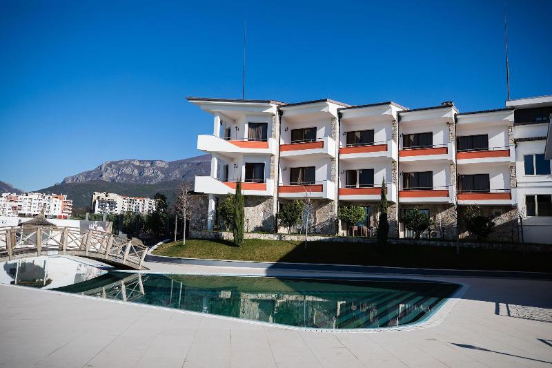 Chateau Linza Resort image