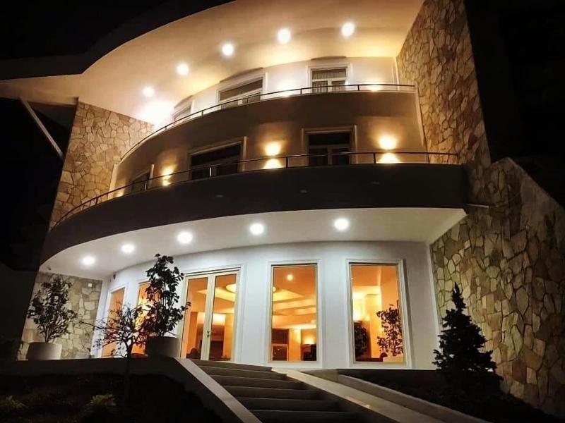 Chateau Linza Resort image
