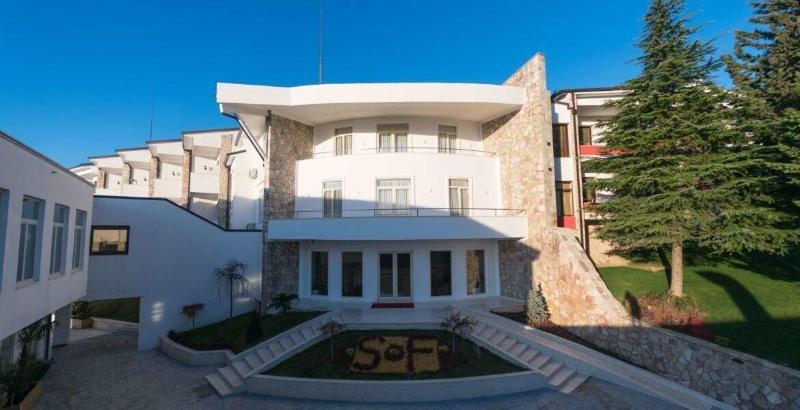 Chateau Linza Resort image