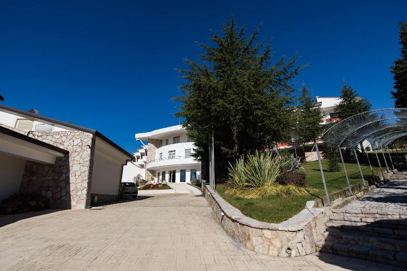 Chateau Linza Resort image