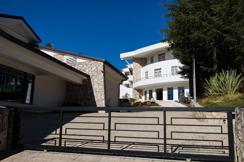 Chateau Linza Resort image