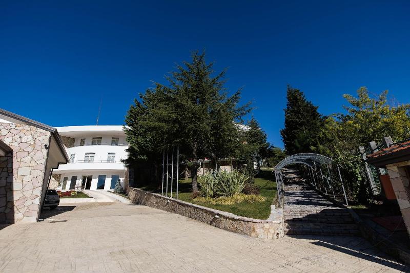Chateau Linza Resort image