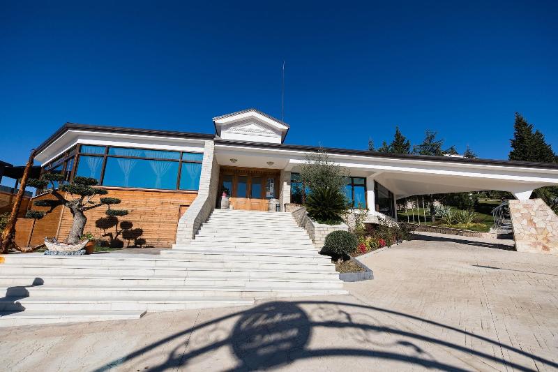 Chateau Linza Resort image