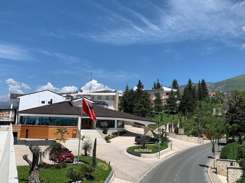 Chateau Linza Resort image