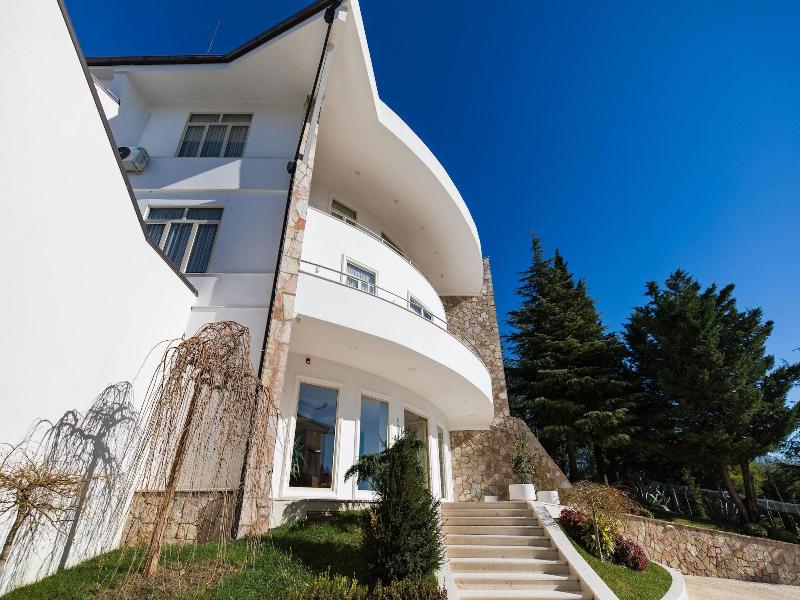 Chateau Linza Resort image