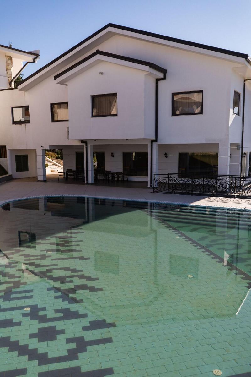 Chateau Linza Resort image