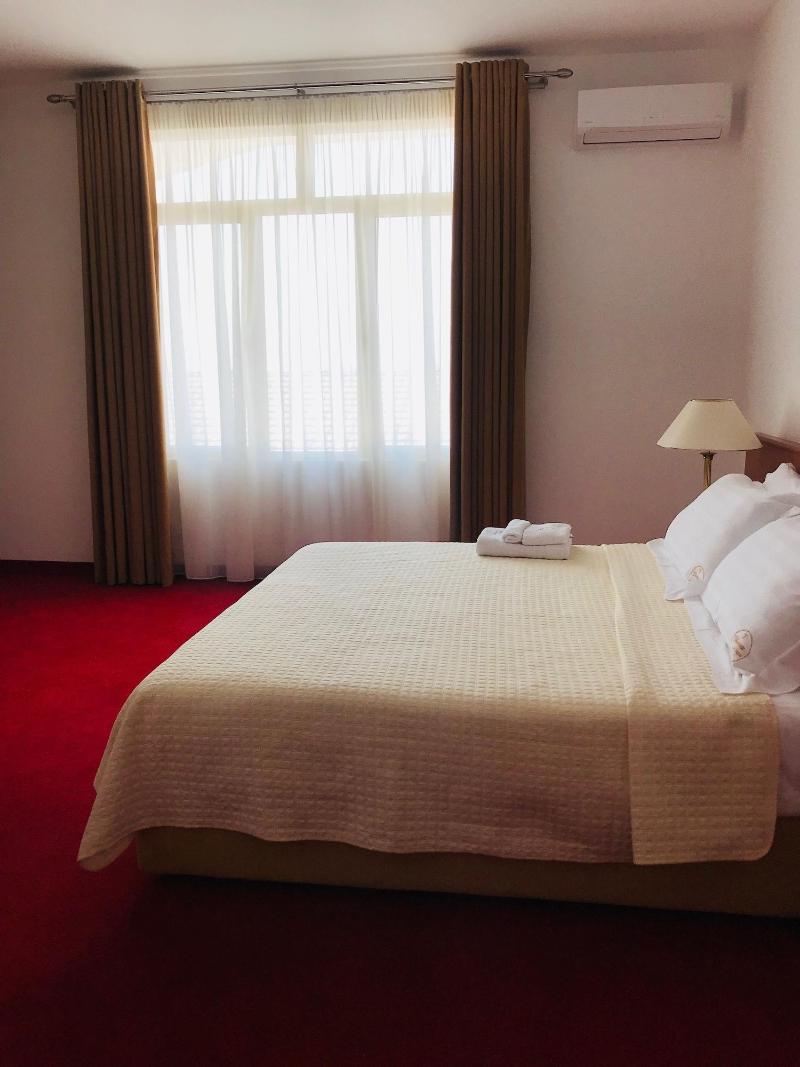 Chateau Linza Resort image