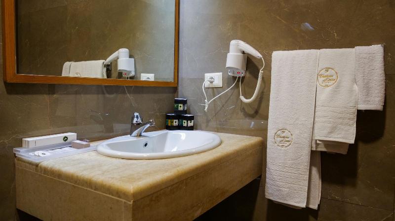 Chateau Linza Resort image