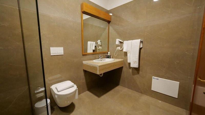 Chateau Linza Resort image
