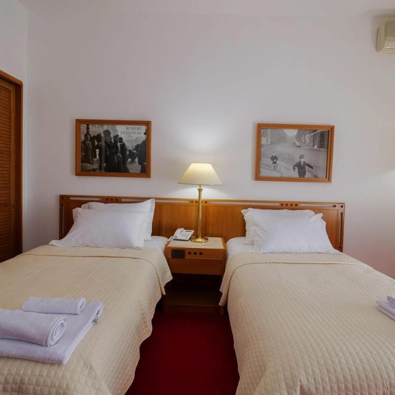 Chateau Linza Resort image