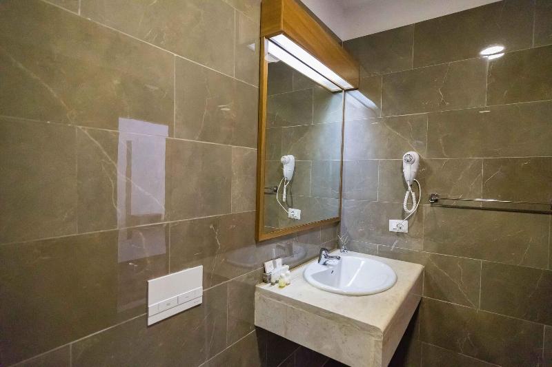 Chateau Linza Resort image