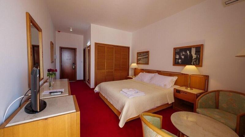 Chateau Linza Resort image