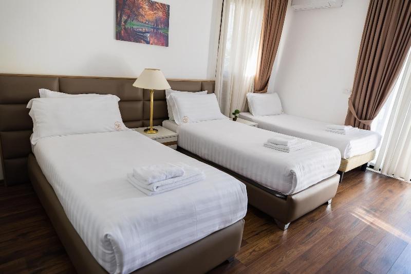 Chateau Linza Resort image