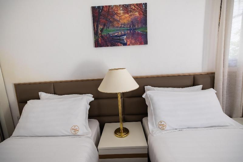 Chateau Linza Resort image
