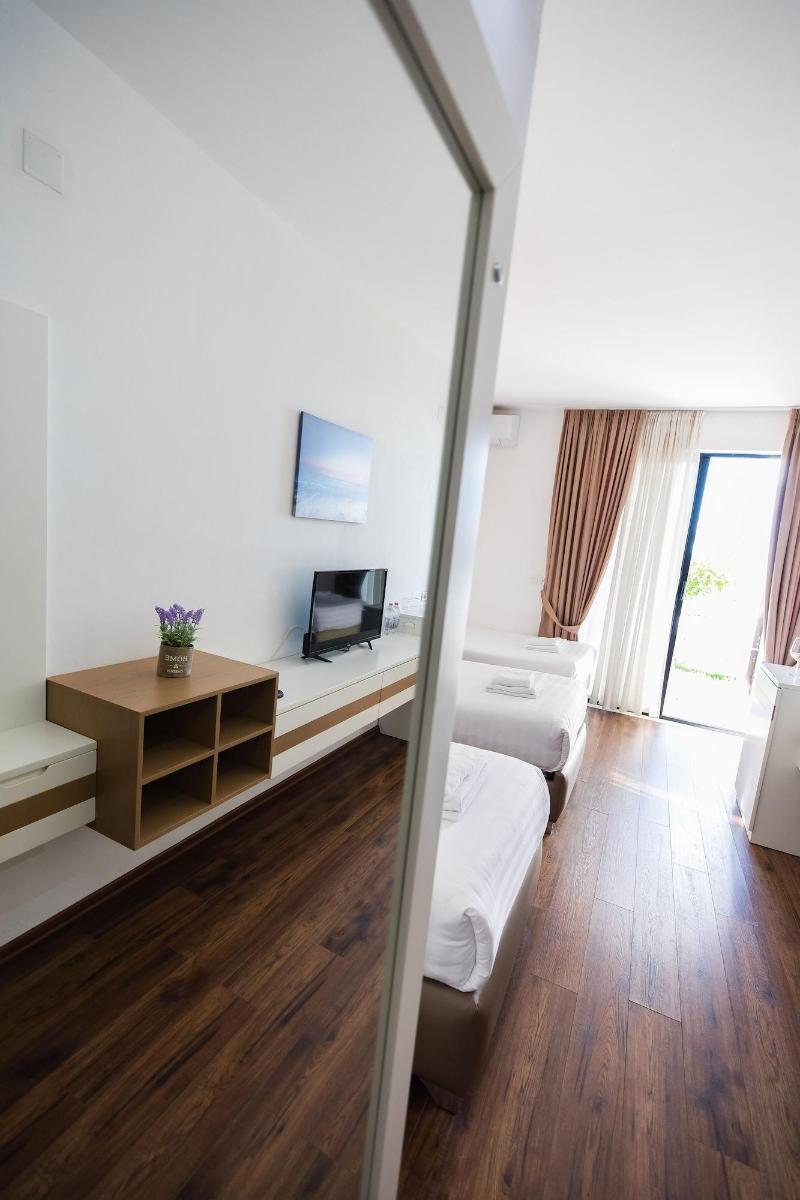 Chateau Linza Resort image