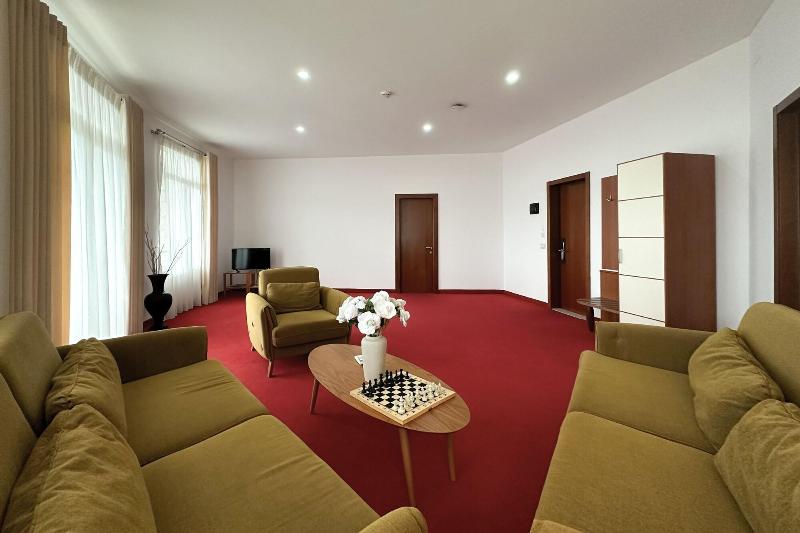 Chateau Linza Resort image