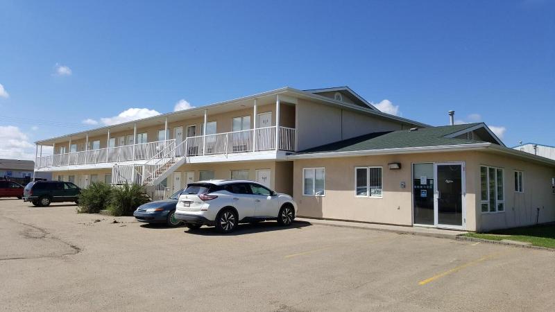 waintel studio-wainwright motel