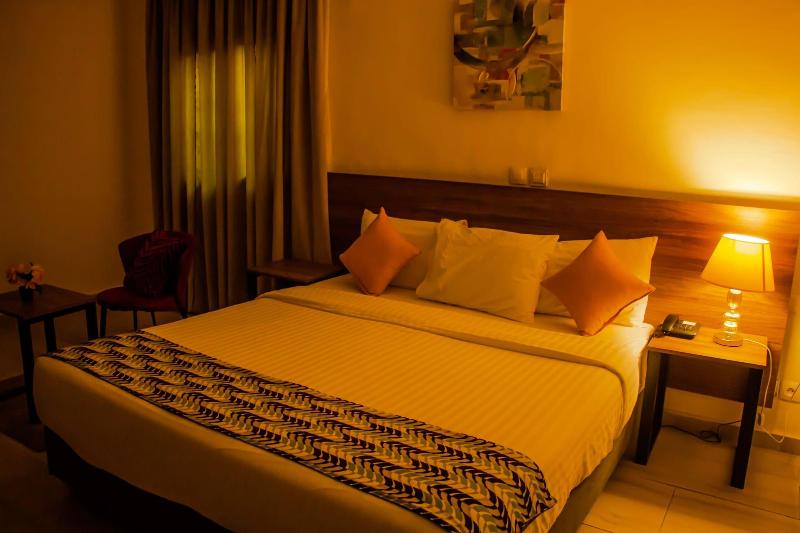 BlueBay Hotel Abidjan image