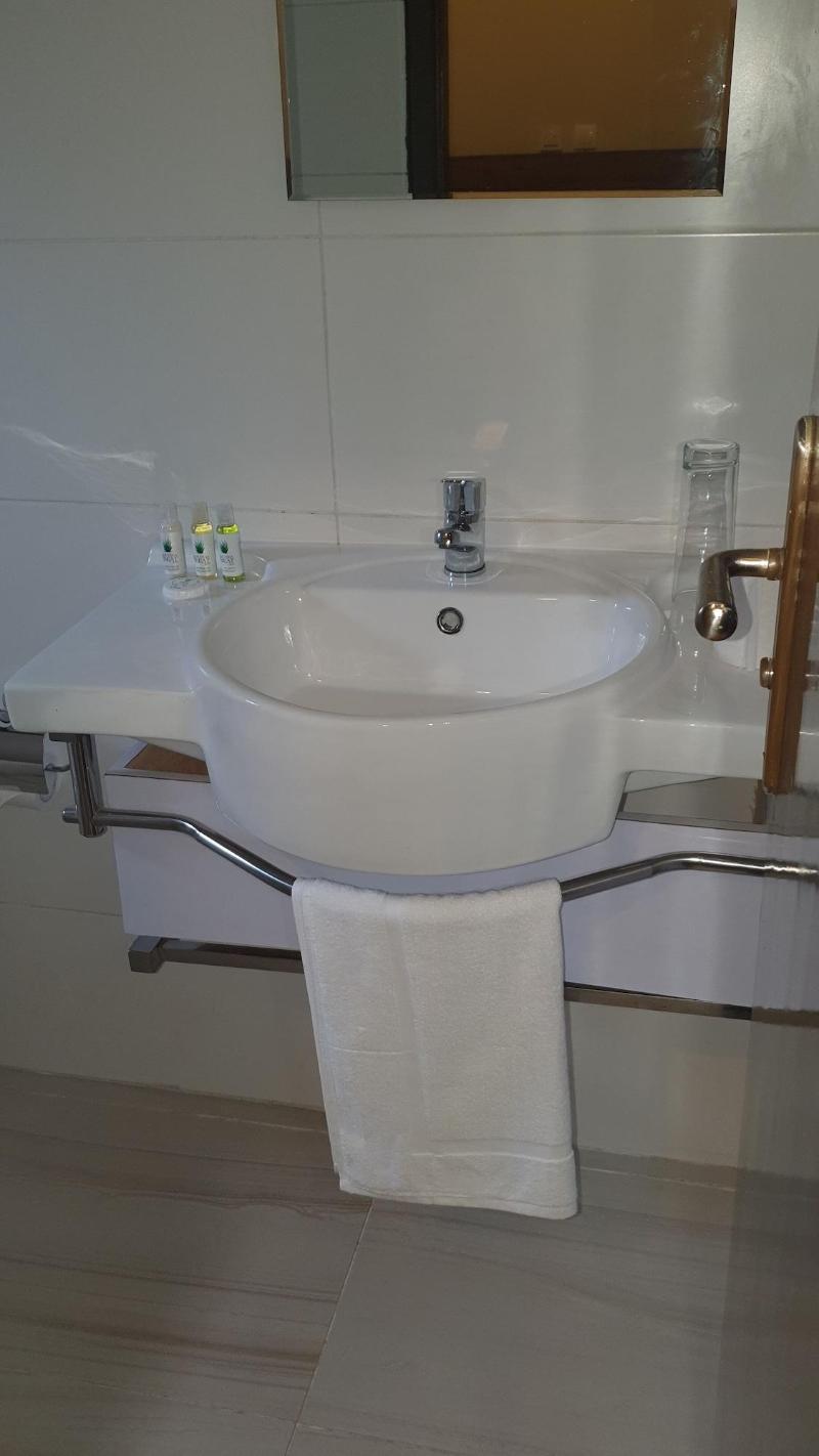 BlueBay Hotel Abidjan image