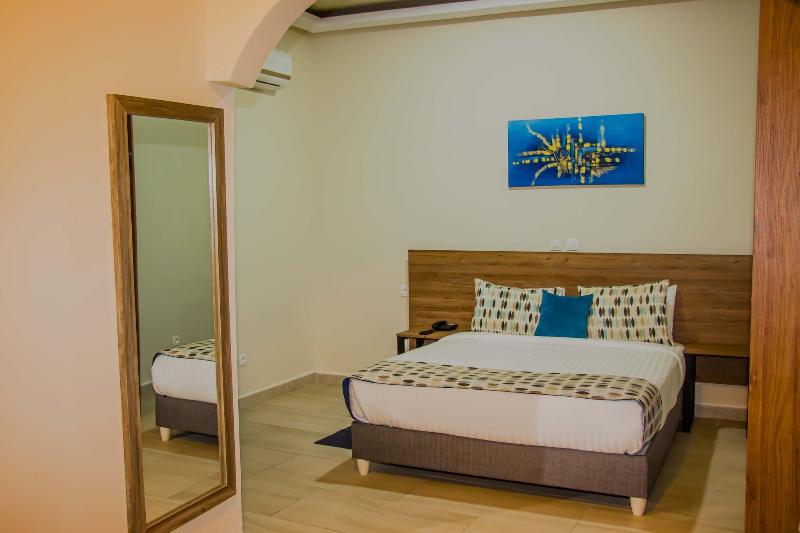 BlueBay Hotel Abidjan image