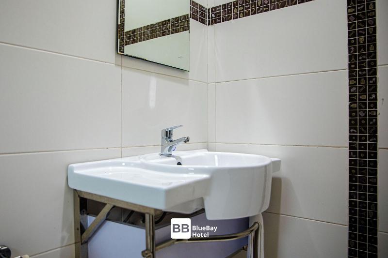 BlueBay Hotel Abidjan image