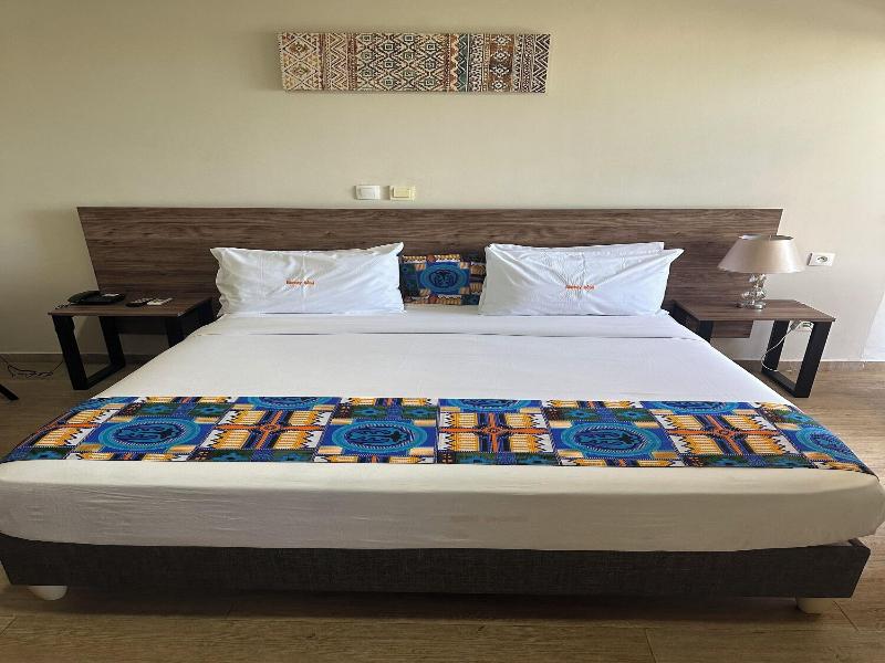 BlueBay Hotel Abidjan image