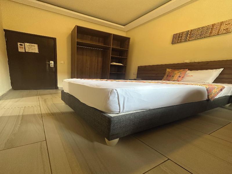 BlueBay Hotel Abidjan image