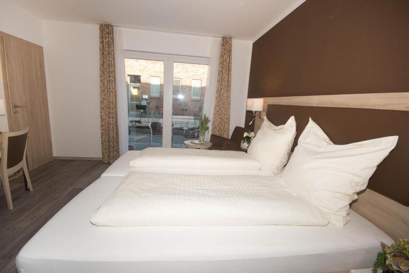 Hotel Sonne am Meer image