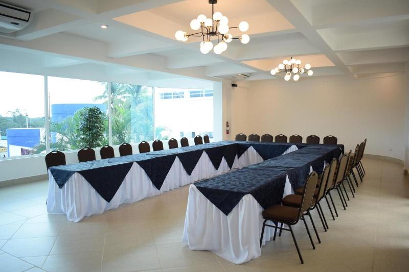 Gran Costa Azul Hotel image
