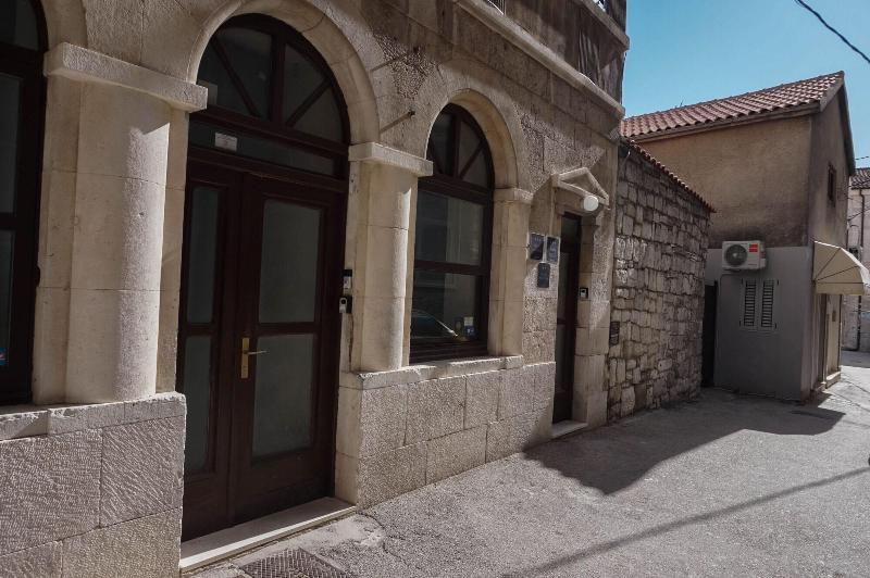 Enero Old Town image