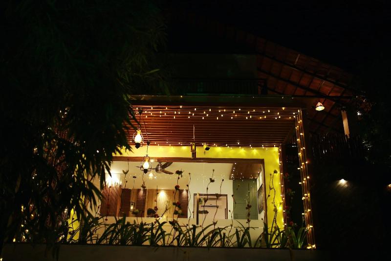 Le Candles Resort image