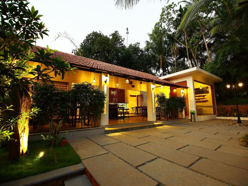 Le Candles Resort image