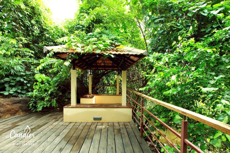 Le Candles Resort image