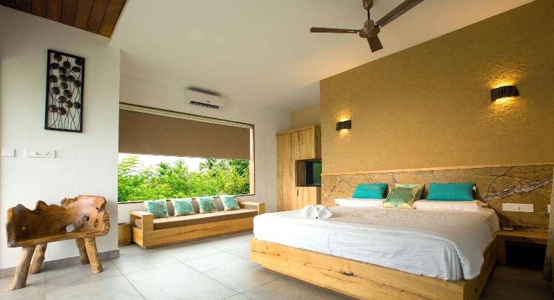 Le Candles Resort image