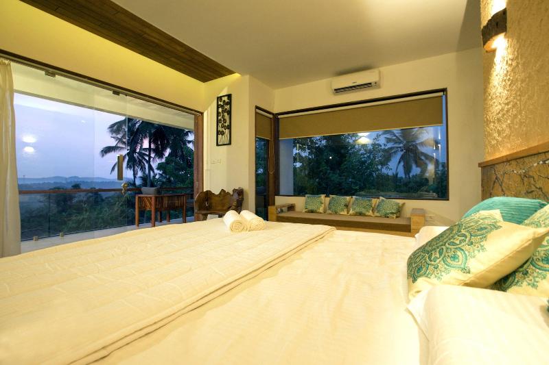 Le Candles Resort image