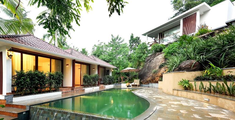 Le Candles Resort image