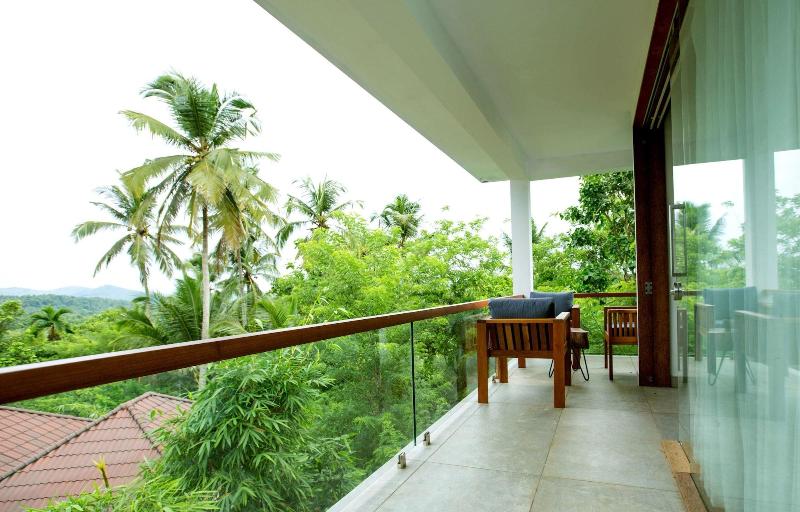 Le Candles Resort image
