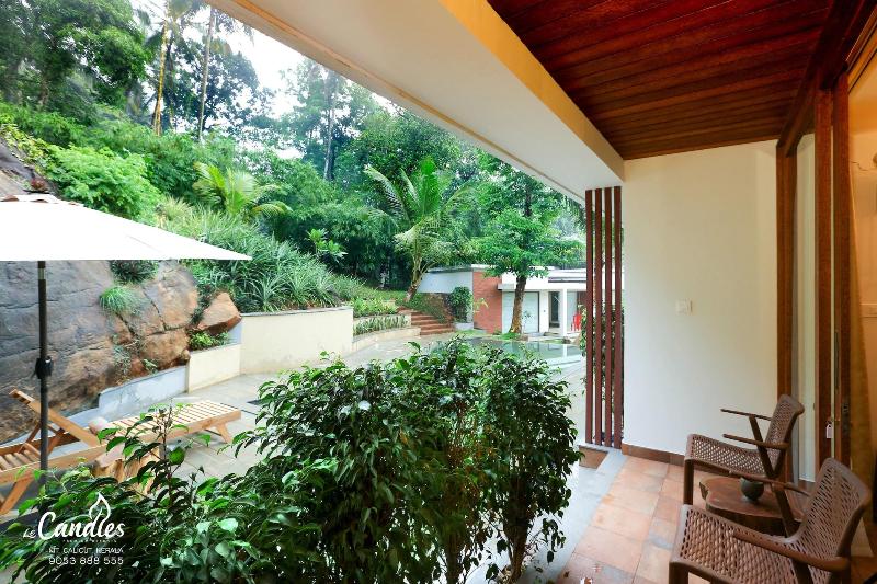 Le Candles Resort image