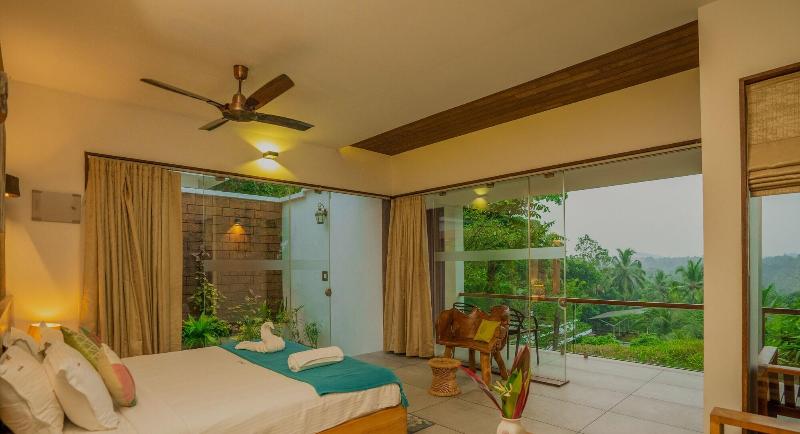 Le Candles Resort image