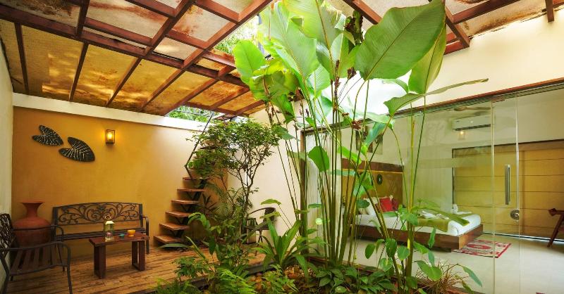 Le Candles Resort image