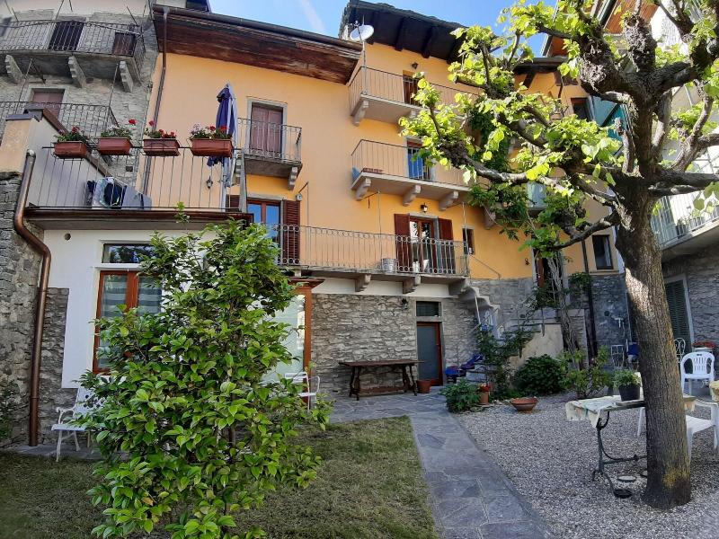 Azzurra e Lilla image