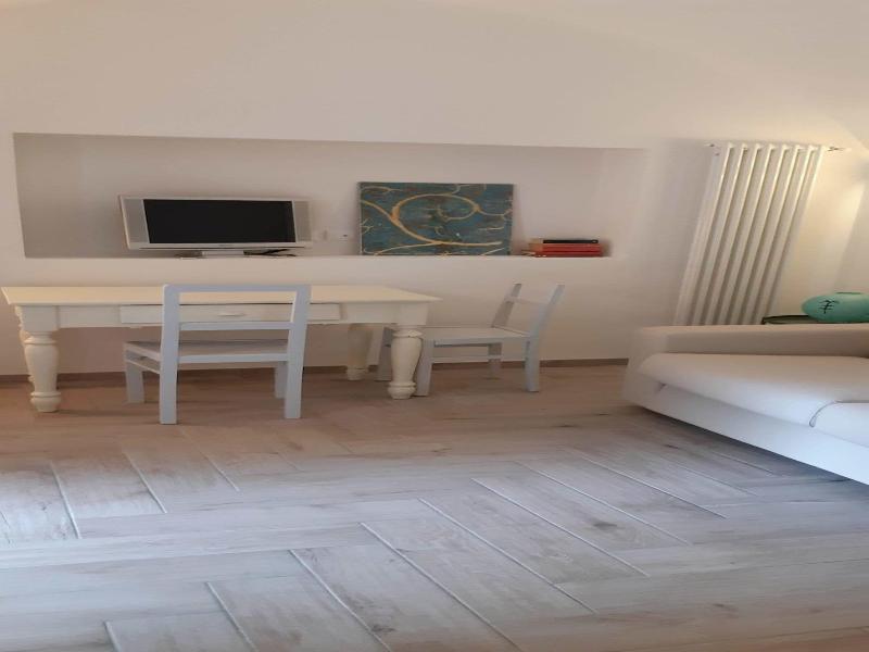 Azzurra e Lilla image