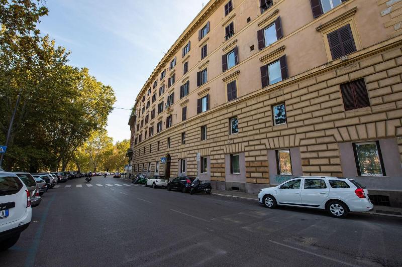 Lungotevere Ripa image