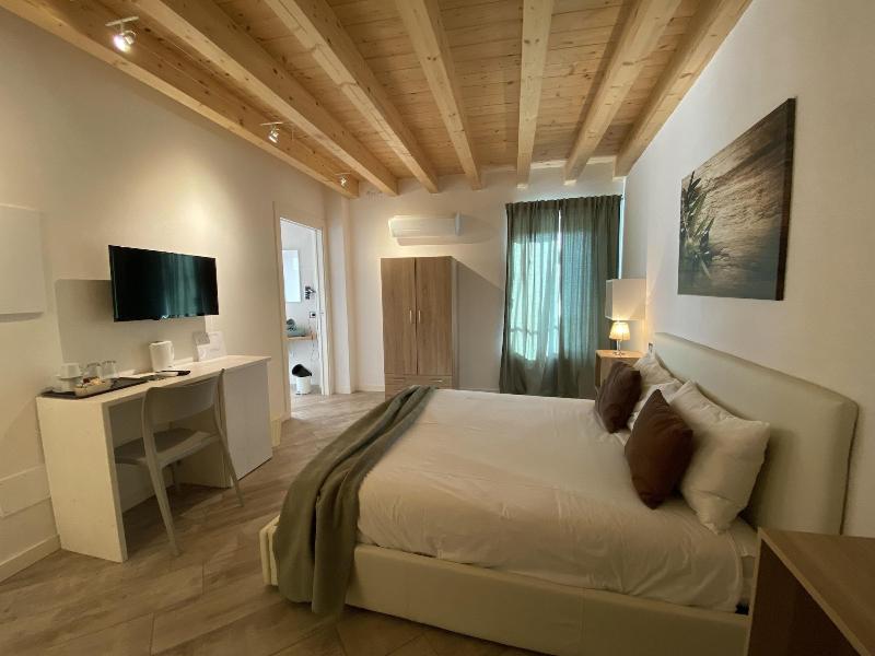 Vista Lago image