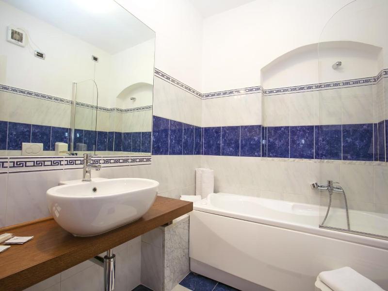 Hotel PentHouse image