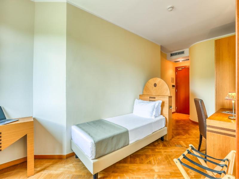 Hotel PentHouse image