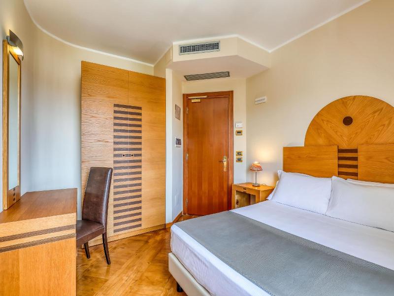 Hotel PentHouse image