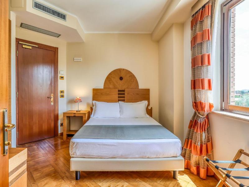 Hotel PentHouse image