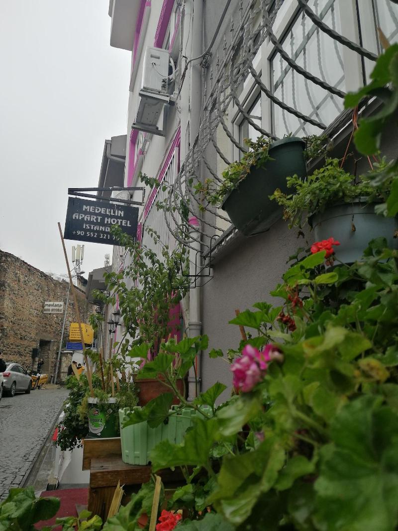 Medellin Apart Hotel Istanbul image