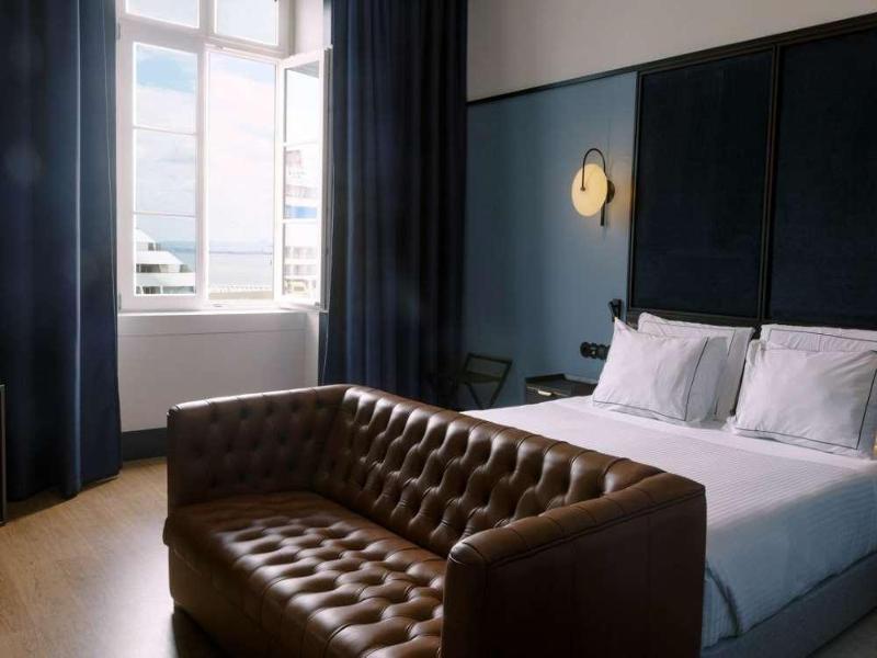 The Editory Riverside Santa Apolonia Hotel image